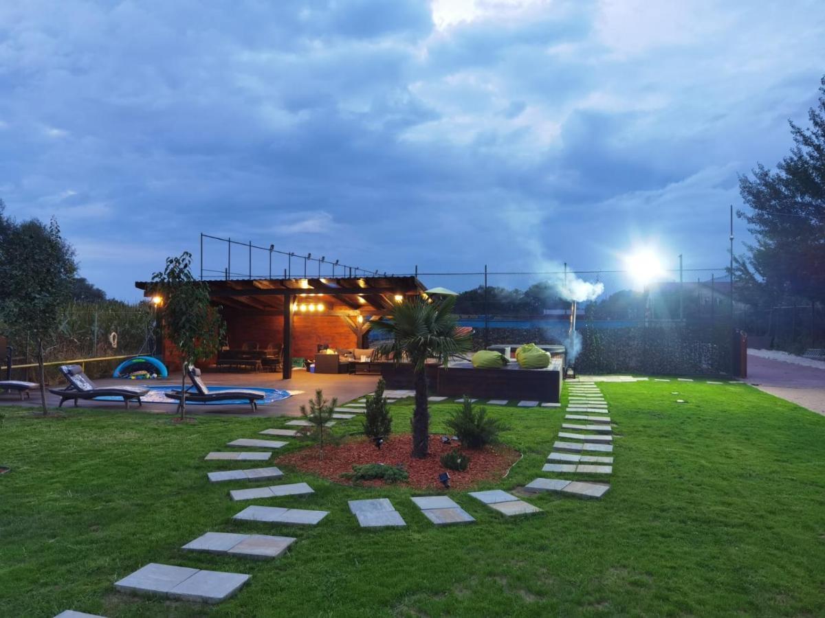 Janine Garden Hotel Braşov Exterior foto