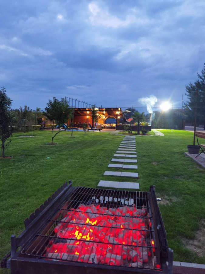 Janine Garden Hotel Braşov Exterior foto